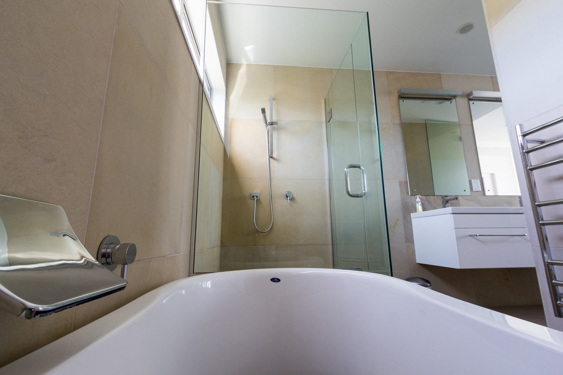 penthouse suite bath and shower